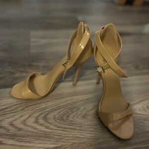 Nude ankle strap high heel patent-leather